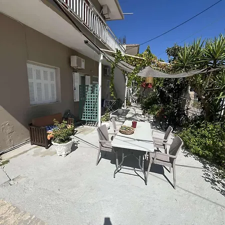 Lacasadirigas Apartman *